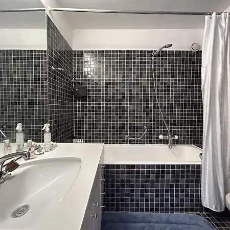 Apartman A 2 Pas Du Centre De